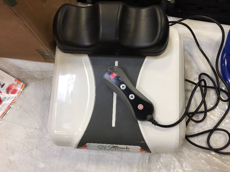 Photo 2 of Chi Miracle Machine - Relaxing Swing Muscle Massager, Variable Speed , with Swivel Disc and Pad