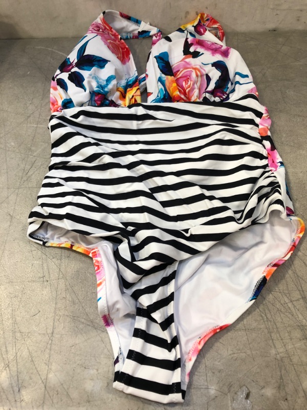 Photo 2 of CUPSHE Plus Size Floral Striped Swimsuit - LARGE 
