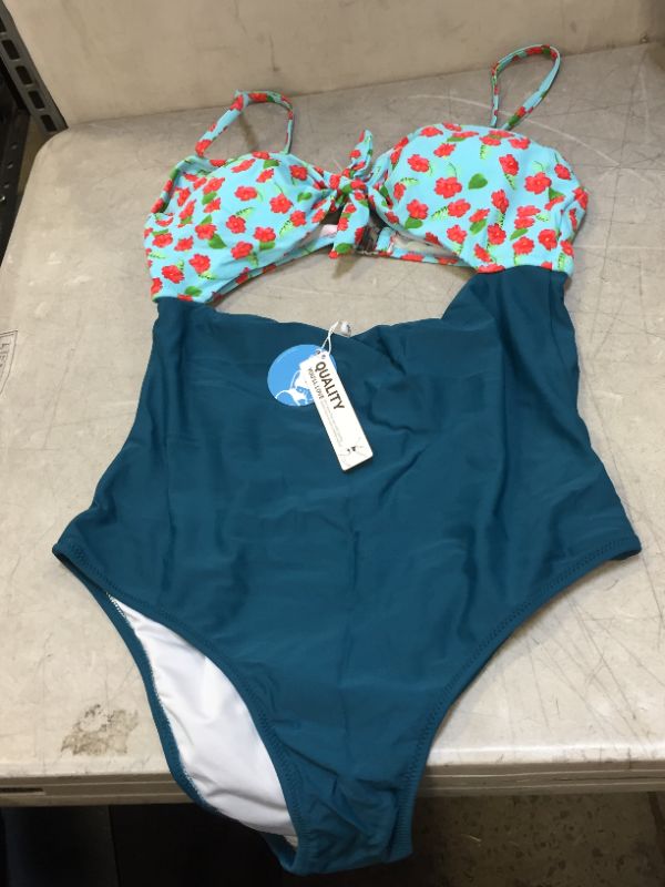 Photo 1 of  CUPSHE One Piece Swimsuit size large 