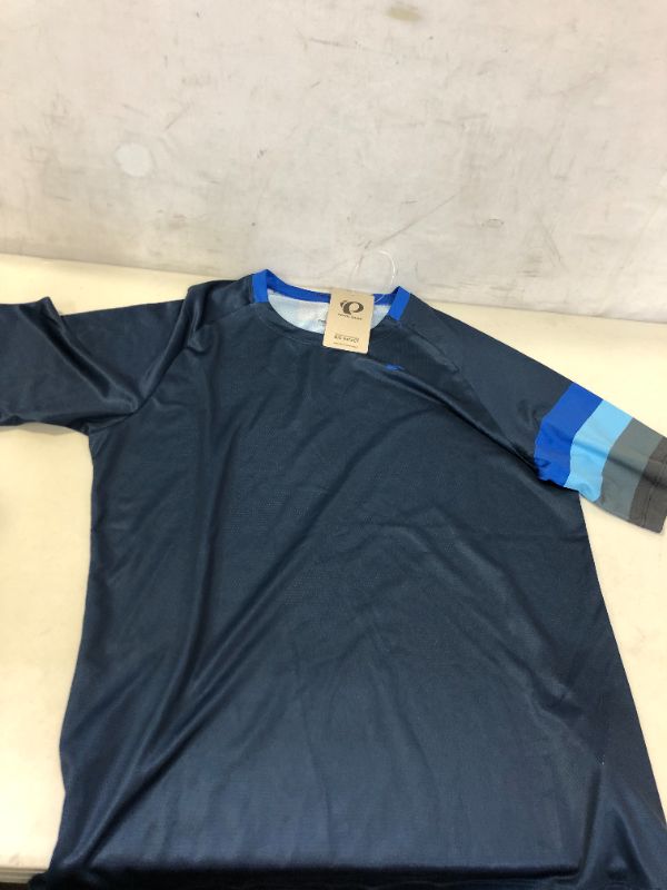 Photo 2 of Pearl Izumi
Men's Summit Top
SIZE SMALL