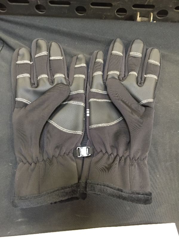 Photo 2 of Hikenture Winter Touchscreen Cycling Gloves for Men and Women
MEDIUM