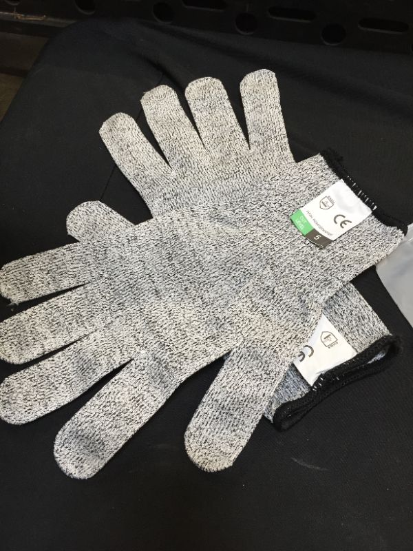 Photo 1 of Andre Marsha Cut Resistant Gloves, Safety Kitchen Cuts Gloves, High Performance Level 5 Protection for Cutting, Carving, Sharpening, XX-Large
