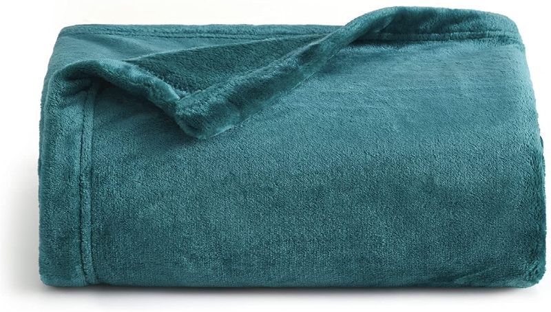Photo 1 of Bedsure Fleece Blanket Throw Blanket Emerald Green - 300GSM Throw Blankets for Couch, Sofa, Bed, Soft Lightweight Plush Cozy Blankets and Throws for Toddlers, Kids
