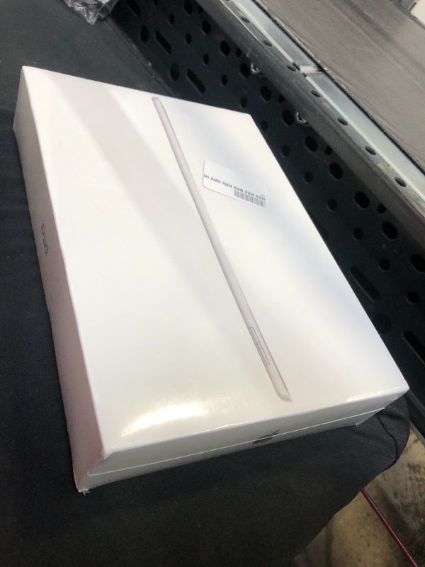 Photo 2 of 2021 Apple 10.2-inch iPad (Wi-Fi, 64GB) - Silver MODEL  A2602
