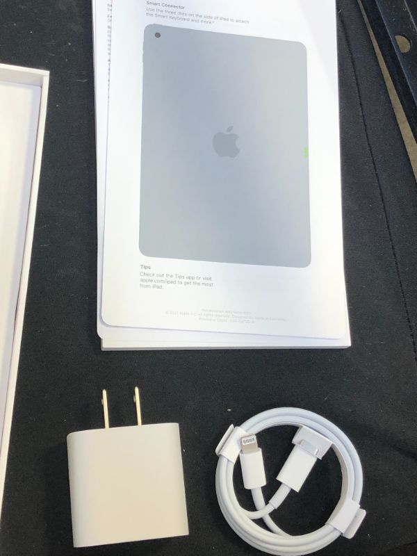Photo 4 of 2021 Apple 10.2-inch iPad (Wi-Fi, 64GB) - Silver MODEL  A2602
