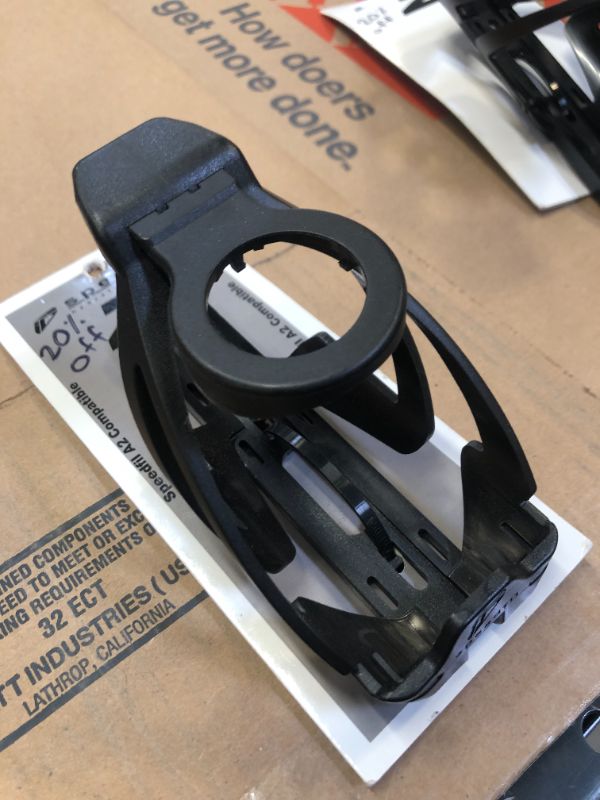 Photo 1 of  Speedfil Z4 BTA Bottle Cage with Garmin Mount