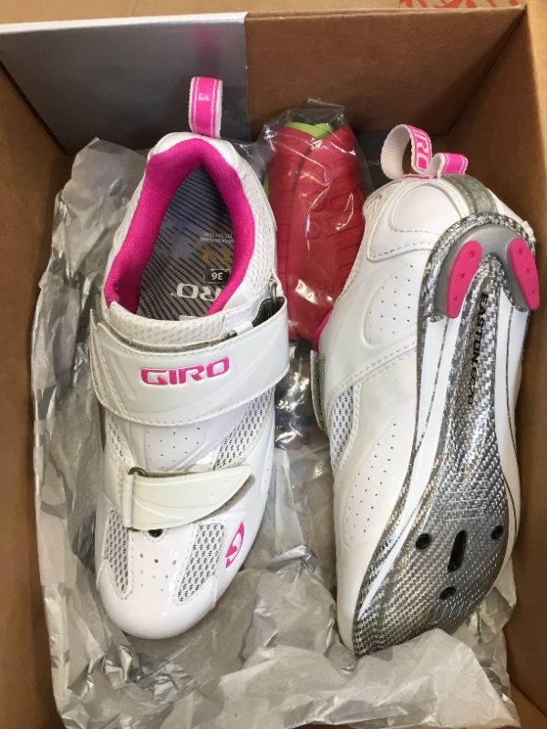 Photo 1 of Giro 2013 Women's Facet Triathlon Cycling Shoes (Patent White/Rhodamine - 36) US 5