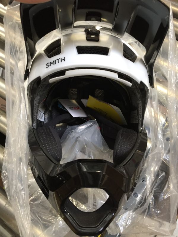 Photo 3 of  Smith Mainline MIPS Helmet Adult Small 

