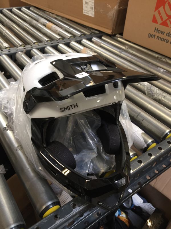 Photo 2 of  Smith Mainline MIPS Helmet Adult Small 

