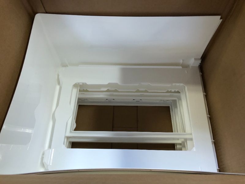 Photo 3 of IRIS USA BC-NS-500 Stacking Drawer 34 Quart White
2 Lids and 1 Container Chipped