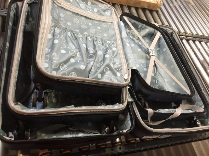 Photo 4 of 3 piece travel suitcase set