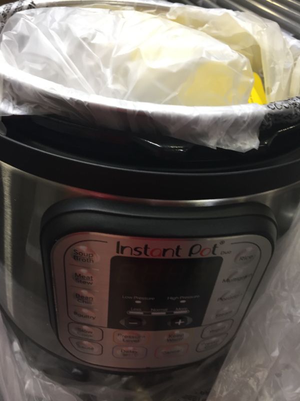 Photo 2 of Instant Pot Duo60 V3 6qt 7-in-1 Multi-use Programmable Pressure Cooker
