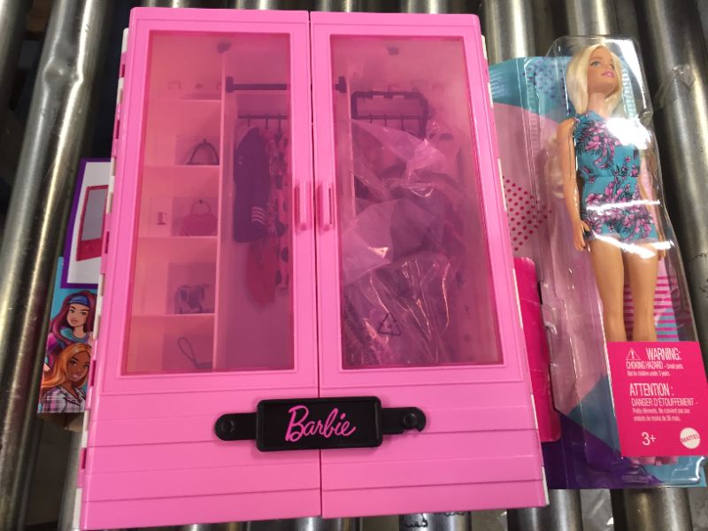 Photo 2 of Barbie Fashionista Ultimate Closet and Doll -DAMAGES TO PACKAGING , MISSING PIECES