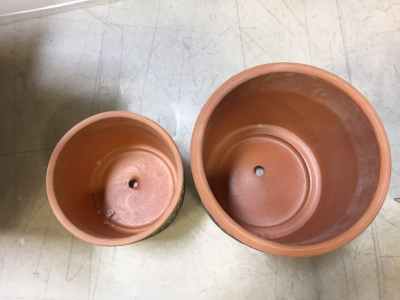 Photo 3 of 2 pack of plant pots 5.5in and 4.5in