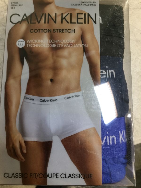 Photo 2 of Calvin Klein trunks low rise 3pack Large 