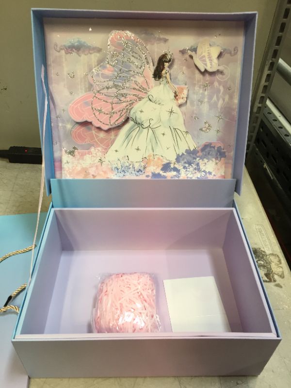 Photo 2 of 3D Gift box 