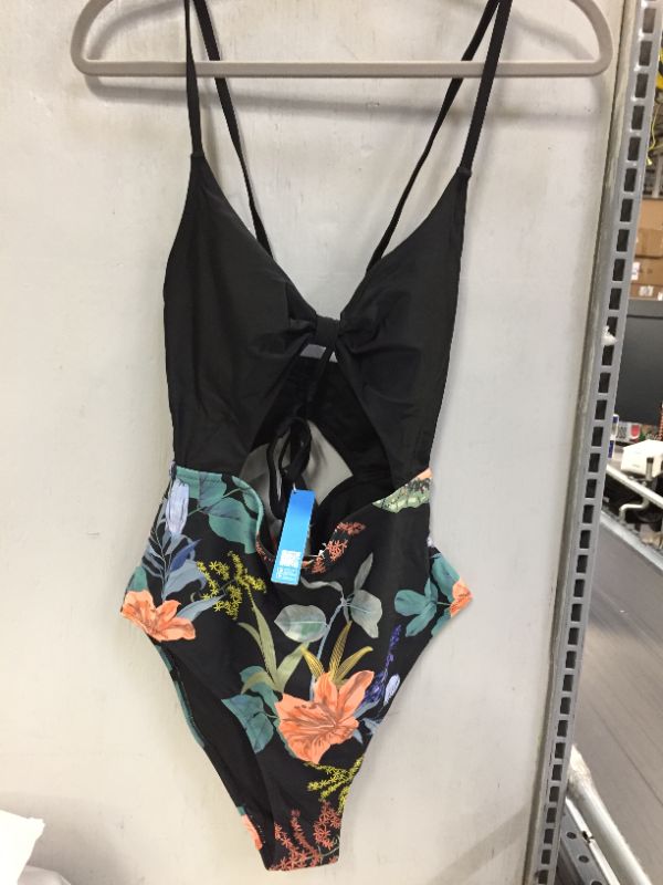 Photo 1 of Cupshe  floral cutout swimsuit Size L