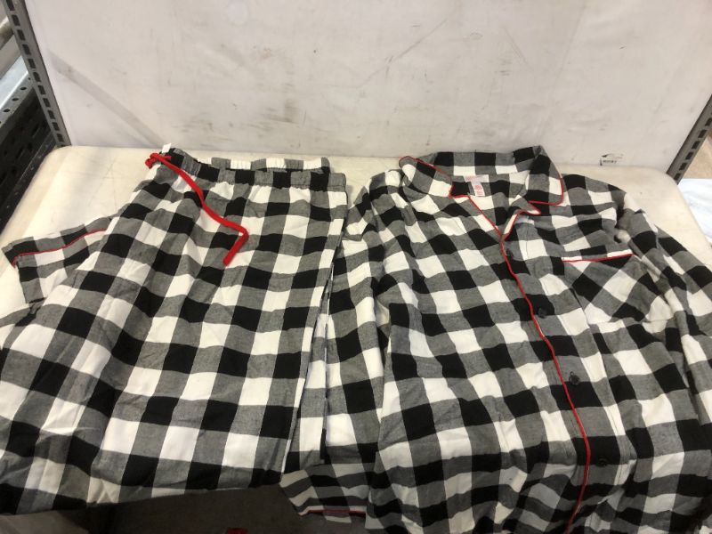 Photo 1 of MEN'S PAJAMA SET SIZE 5X