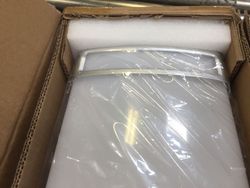 Photo 1 of 4FT WRAPAROUND LIGHT 