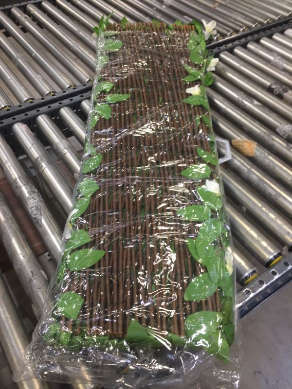 Photo 1 of DOEWORKS Expandable Fence Privacy Screen for Balcony Patio Outdoor, Faux Ivy Fencing Panel for Backdrop Garden Backyard Home Decorations - 1PACK
