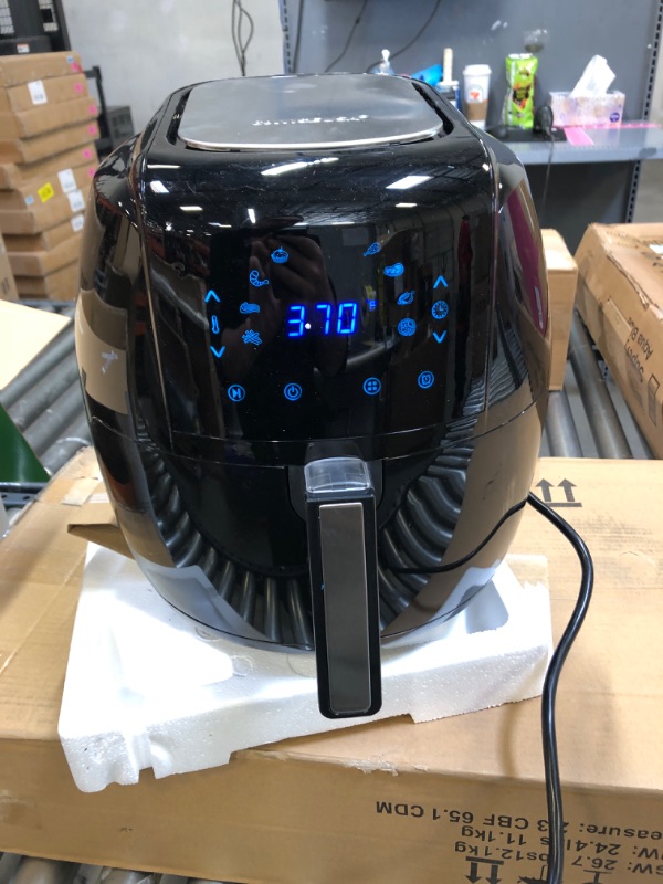 Photo 3 of 8-in-1 5.8 Qt. Black Electric Air Fryer with Recipe Book