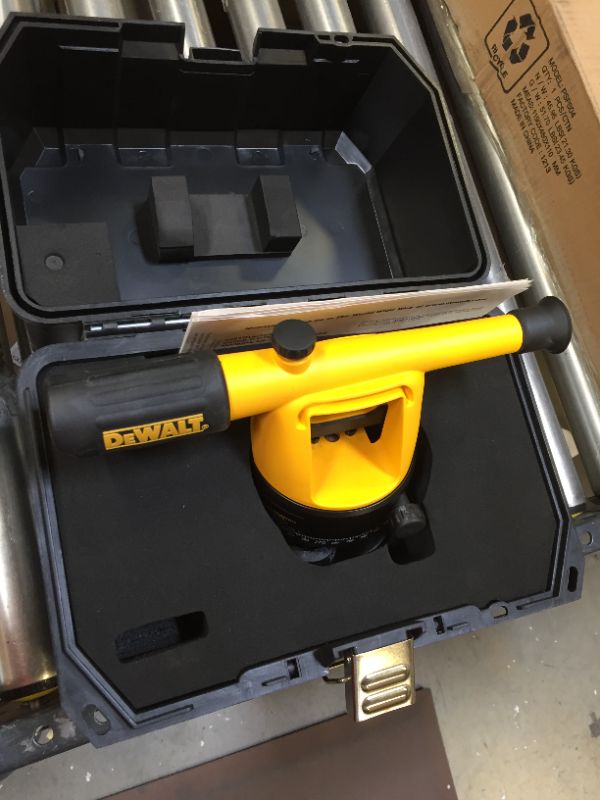 Photo 2 of DeWalt DW090PK - 20X Builders Level Package