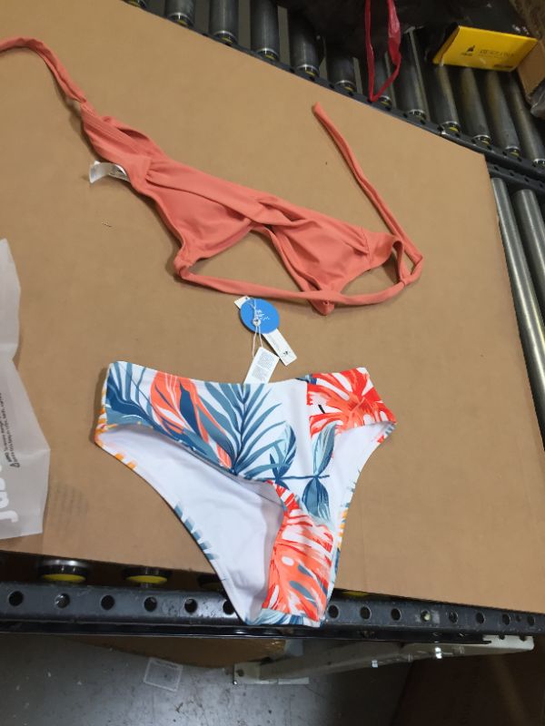 Photo 2 of Hanna Tropical Crisscross Tie Back Bikini S
