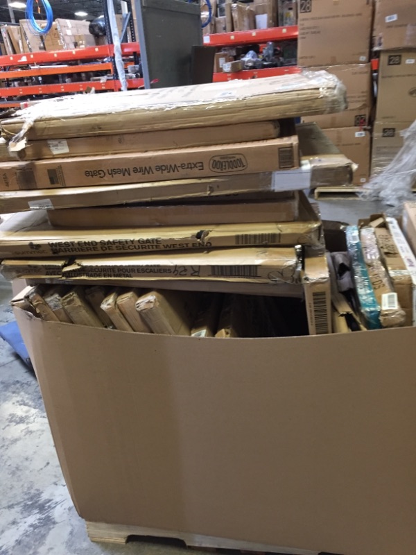 Photo 5 of PALLET LOT OF MISCELLANEOUS BABY GATES OF VARIOUS SIZES AND BRANDS. SOLD AS IS,