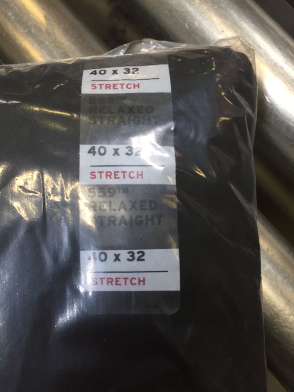 Photo 1 of Levi's Men's 559 Relaxed Straight Jean
40W x 32L
40W x 32L
