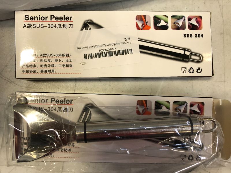 Photo 2 of Aniso Swivel Peeler It Cuts the Skin of Fruits? Potato? Carrot and Vegetables Really Well (Silver Y type) 2 pack 
