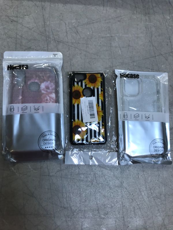 Photo 1 of Phone Accessory Bundle