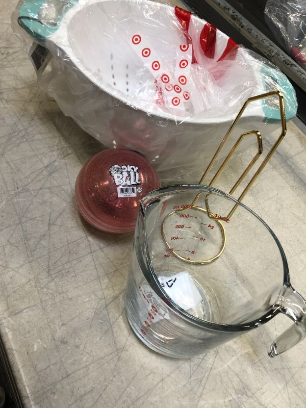 Photo 1 of bag lot / kitchen use items /strainer bowl / napkin roll rack / sky ball toy