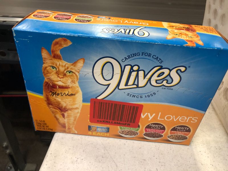 Photo 1 of 9 Lives Gravy Favorites Wet Cat Food Variety Pack, 5.5-Ounce Cans, 12 Count
