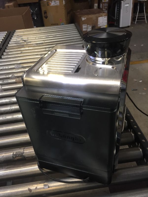 Photo 4 of De'Longhi EC9155MB La Specialista Arte Espresso Machine
