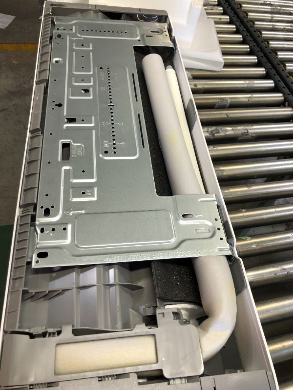 Photo 1 of BTU Mini Split Air Conditioner - Heat Pump - SENL/18CD indoor and outdoor model 