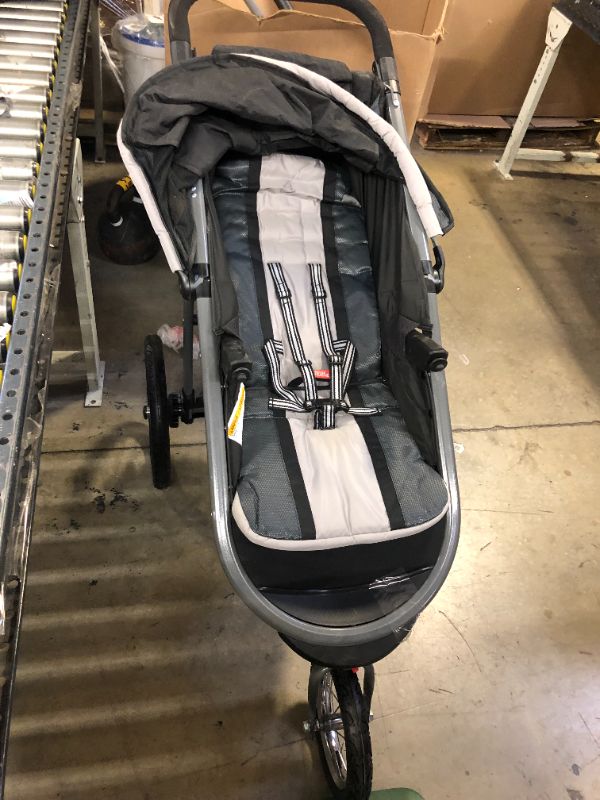 Photo 1 of 3 wheel stroller with cup holders