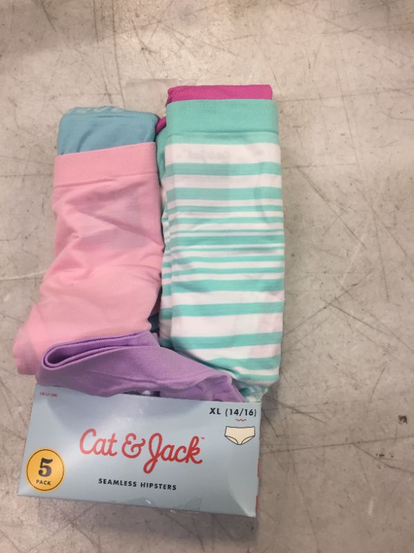 Photo 2 of Girls' 5pk Unicorn Seamless Hipster - Cat & Jack™ size extra large

