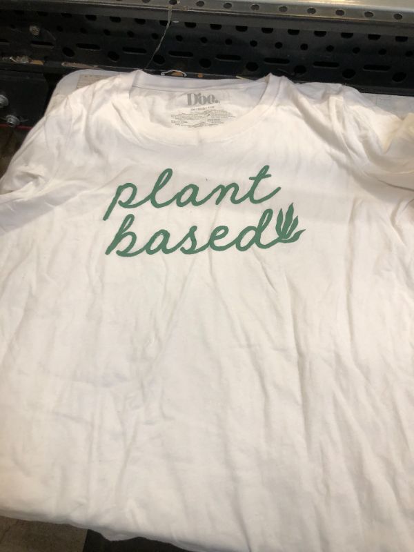 Photo 1 of 2XL SHIRT 