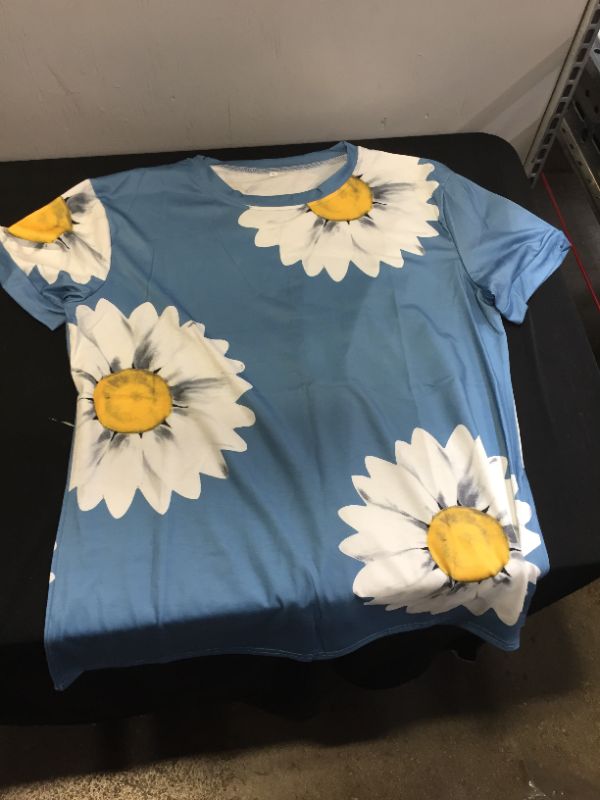 Photo 1 of Women's Large Blue Daisy TSHIRT 