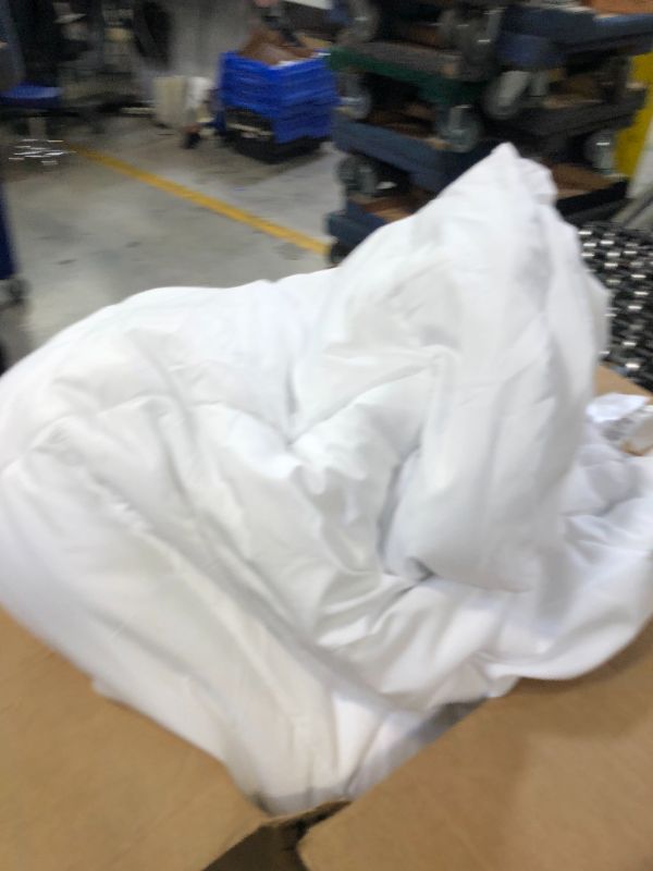 Photo 1 of 88"x88" comforter white 