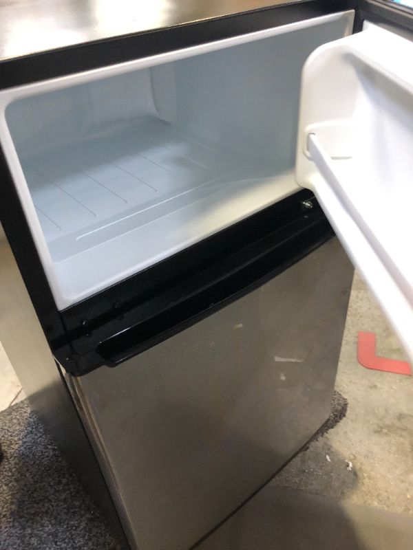 Photo 2 of Whirlpool 3.1 cu ft Mini Refrigerator Stainless Steel WH31S1E
