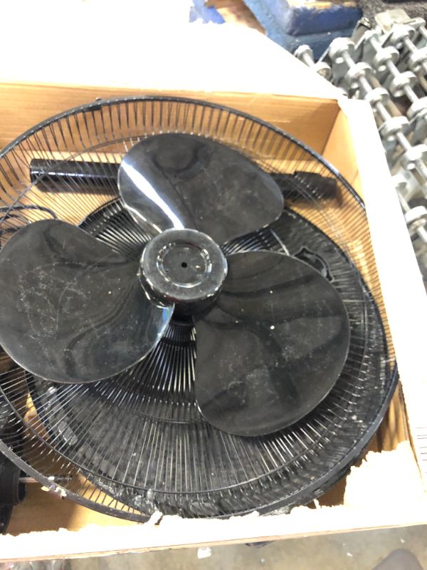 Photo 3 of Black and Decker 18" Stand Fan with Remote Control, Black