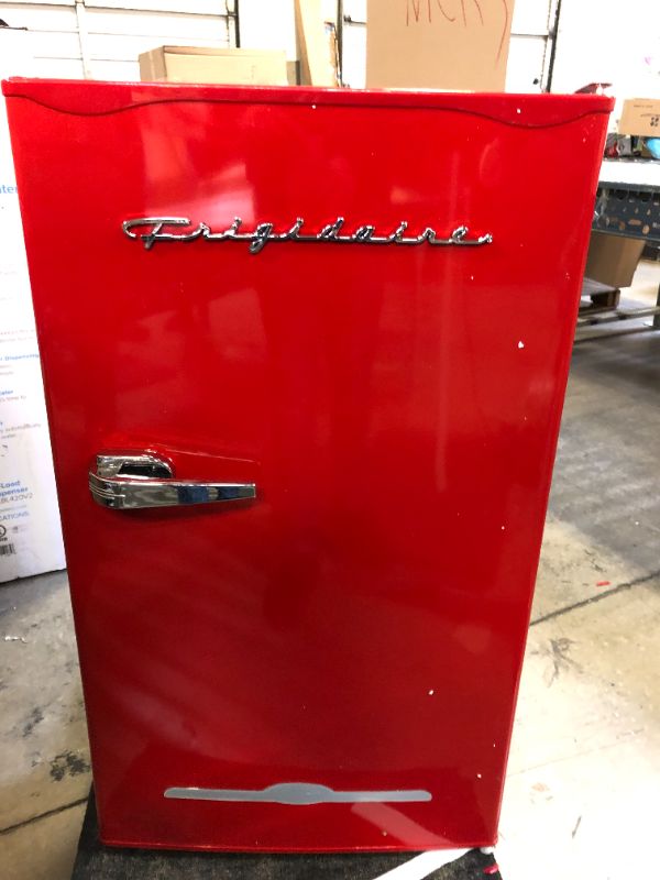 Photo 2 of Frigidaire 3.2 Cu. Ft. Retro Compact Refrigerator with Side Bottle Opener EFR376, Red
** COUPLE DINGS **