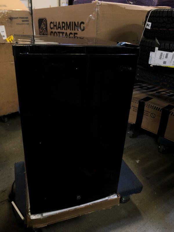 Photo 2 of Midea MRU03M2ABB Upright Freezer Large Black, 3.0 Cubic Feet
