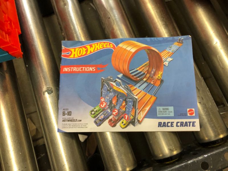 Photo 3 of Hot Wheels Race Crate with 3 Stunts in 1 Set Portable Storage Ages 6 to 10
