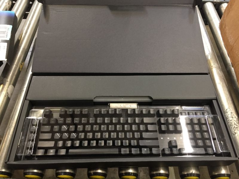 Photo 2 of EVGA Z20 RGB Optical Mechanical (Linear Switch) Gaming Keyboard 811-W1-20US-KR