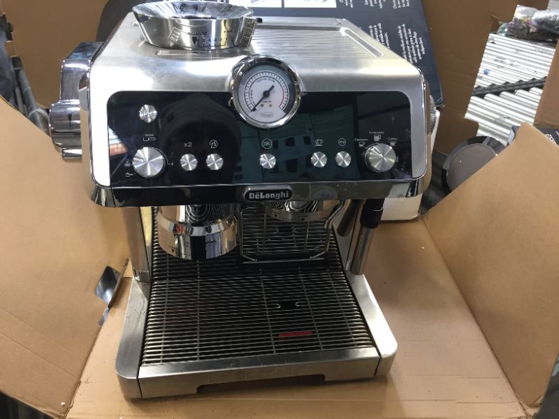 Photo 2 of De'Longhi La Specialista Espresso Machine with Sensor Grinder, Dual Heating System, Advanced Latte System & Hot Water Spout for Americano Coffee or Tea, Stainless Steel, EC9335M
(( OPEN BOX ))
** NORMAL USE... HAS INSTANT COFFEE INSIDE **
[[ UNABLE TO TES
