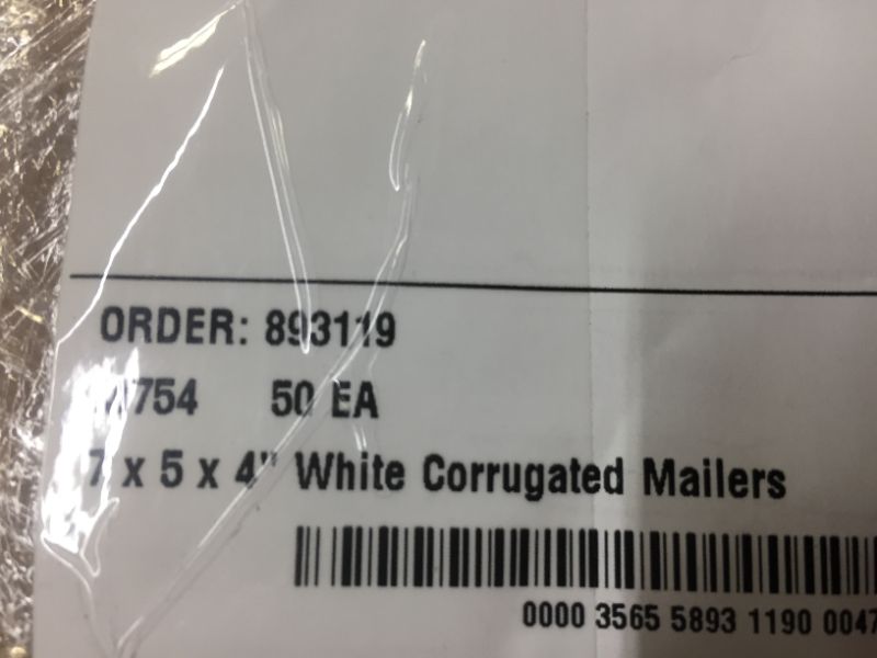 Photo 5 of 7 X 5 X 4" WHITE CORRUGATED MAILERS 50 count 