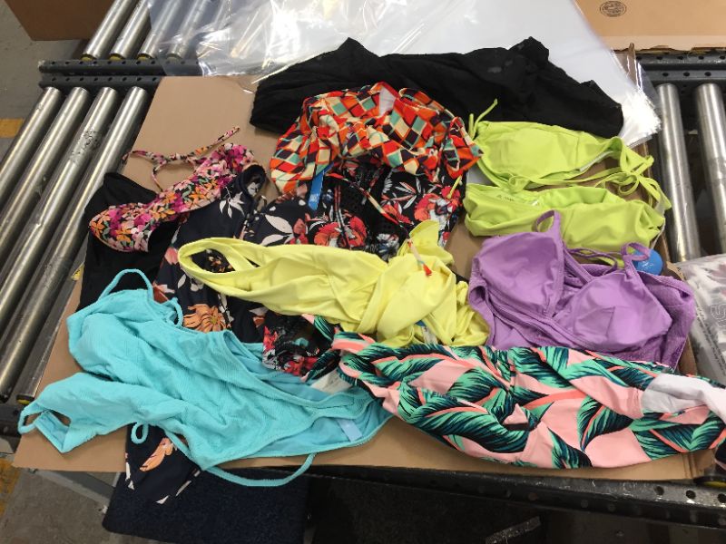 Photo 1 of 10pack of women's clothing pieces and bathing suits