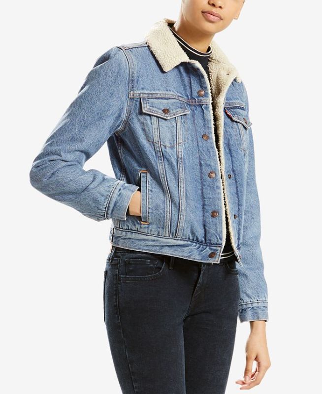 Photo 1 of Levi's Women's Ex-Boyfriend Sherpa Trucker Jackets MEDIUM
